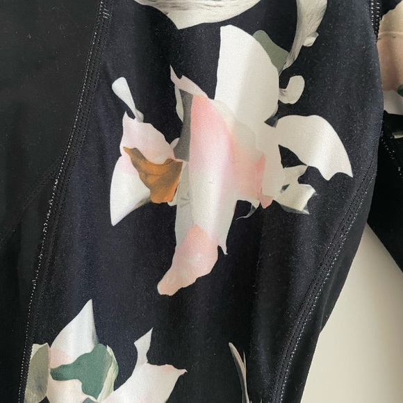 Athleta Blossom Intuition 7/8 Leggings S Black Floral Print - Picture 4 of 9